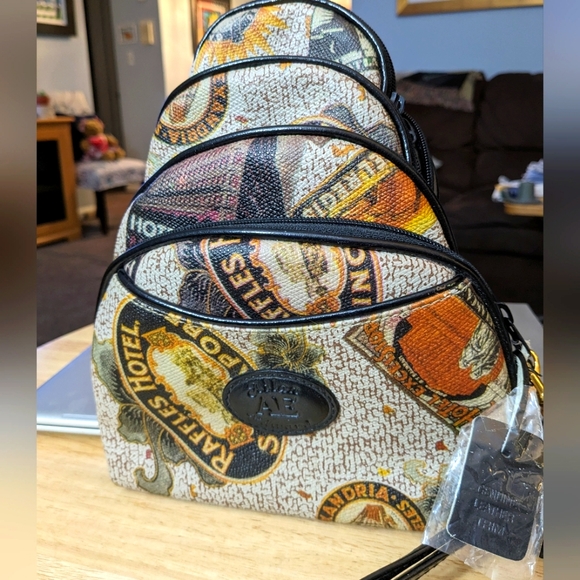 4-Piece Accessory Bags - Picture 2 of 2